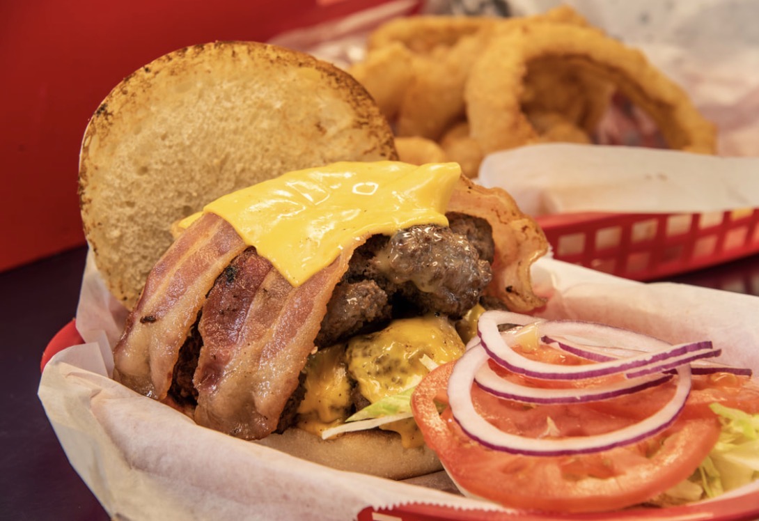1/2 Pound Burger at Harold’s Diner