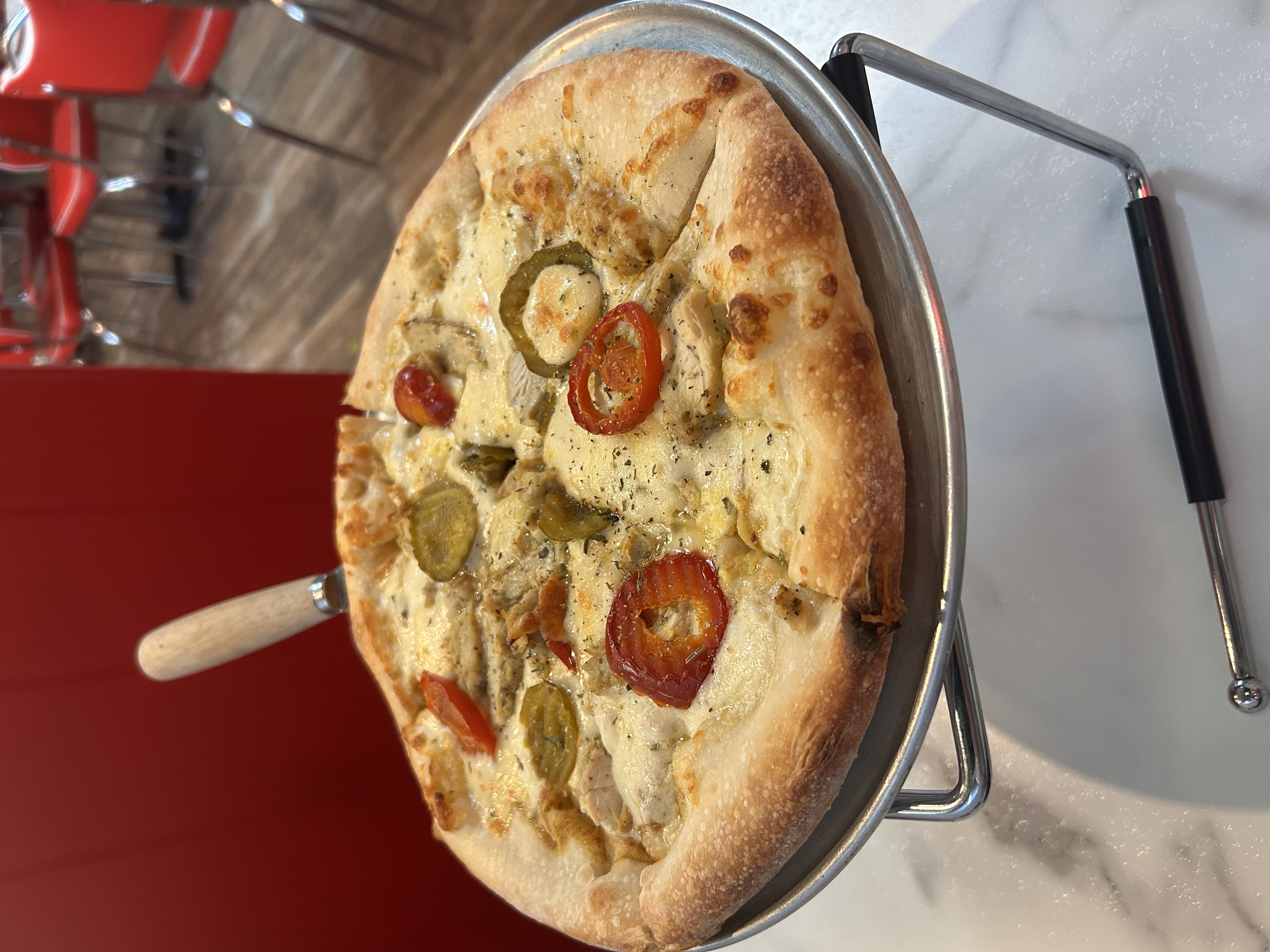 Voodoo Chicken Pizza at The Downtown Salty Dog
