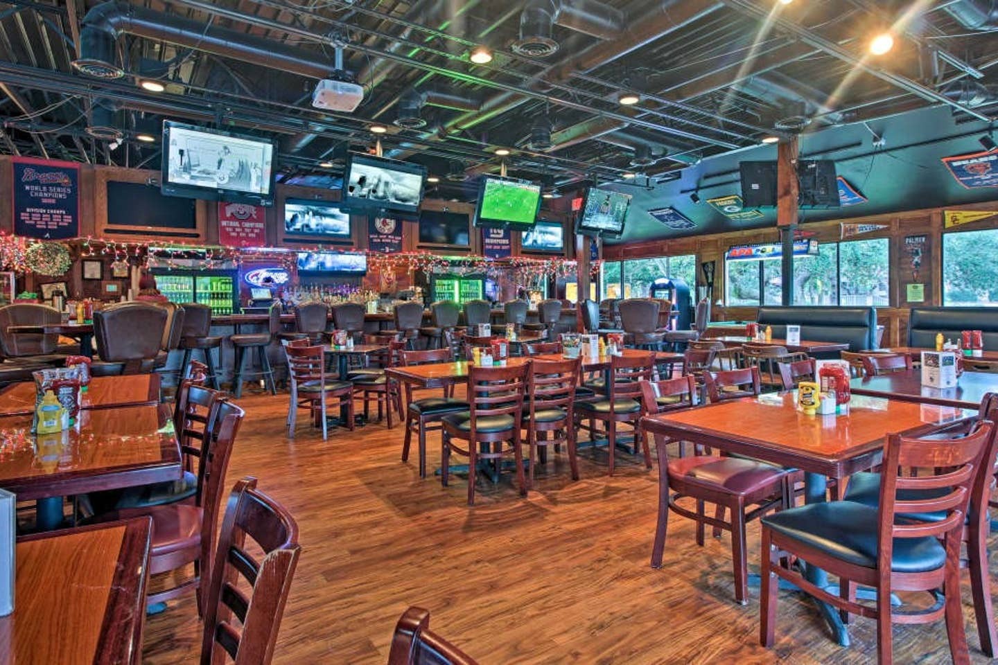 Spots to Watch Your Favorite Team